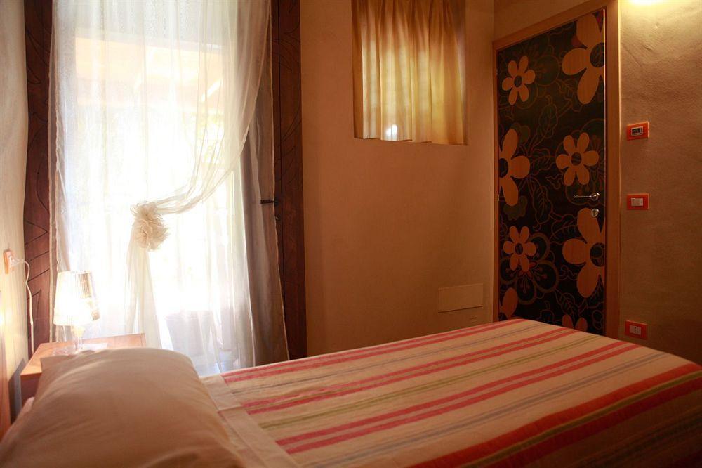 Dimora Le Nove Fate Hotel แบร์กาโม ภายนอก รูปภาพ