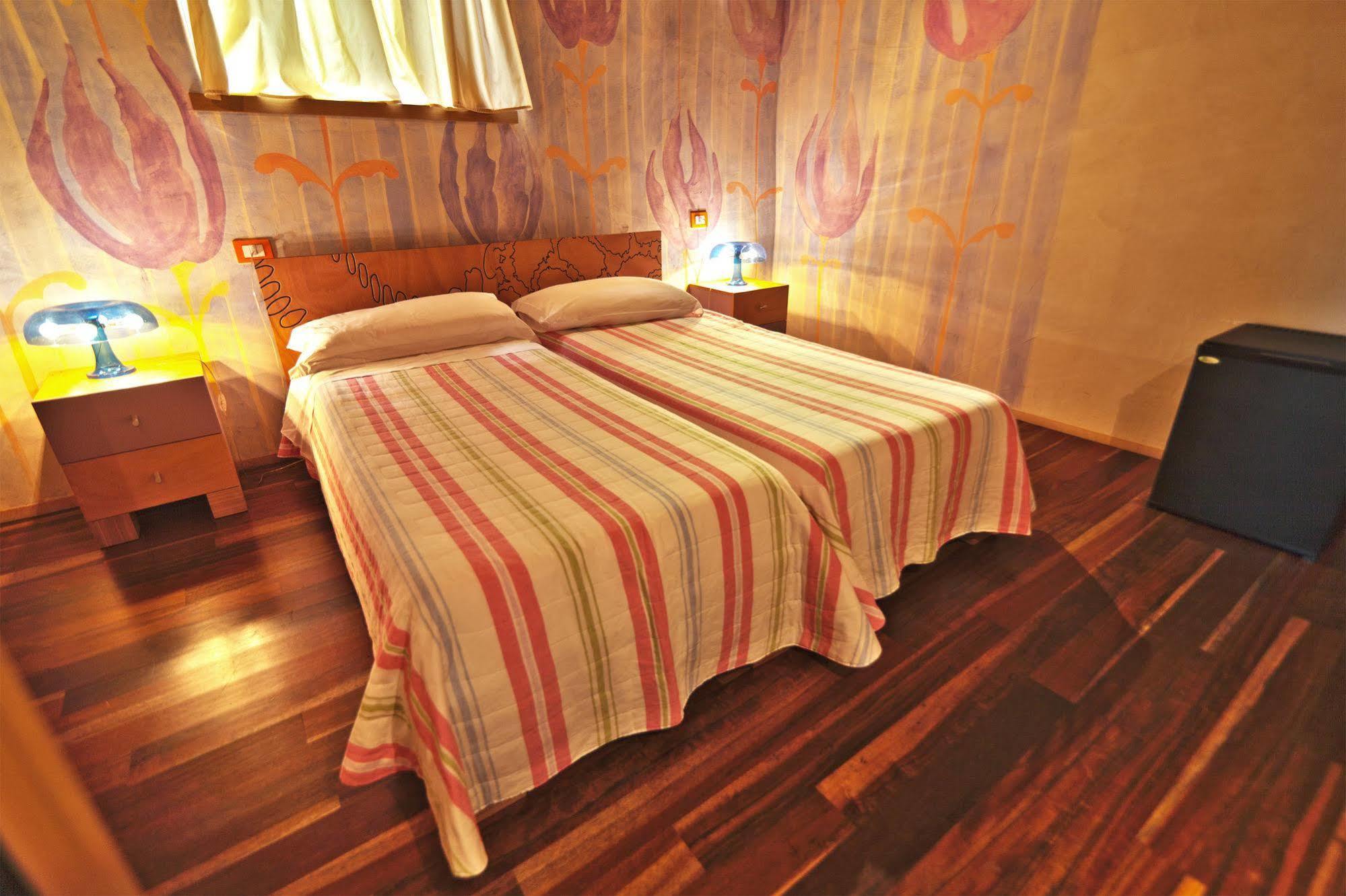 Dimora Le Nove Fate Hotel แบร์กาโม ภายนอก รูปภาพ
