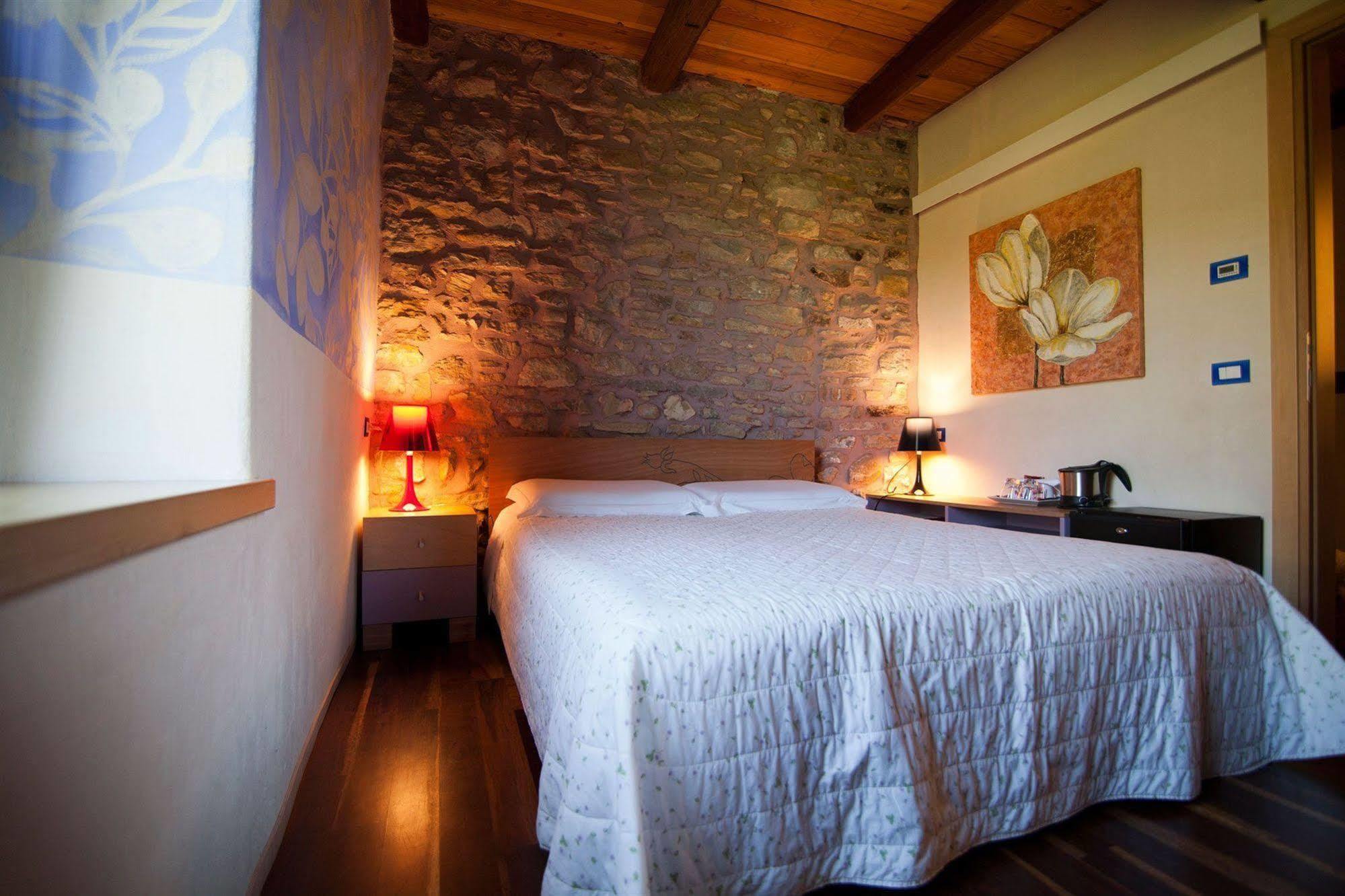 Dimora Le Nove Fate Hotel แบร์กาโม ภายนอก รูปภาพ